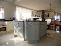 Grisvert island and cream kitchen in a Traditional Style Kitchen.